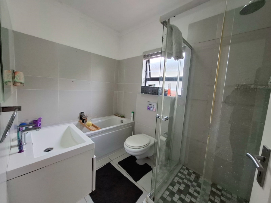 To Let 4 Bedroom Property for Rent in Parklands North Western Cape